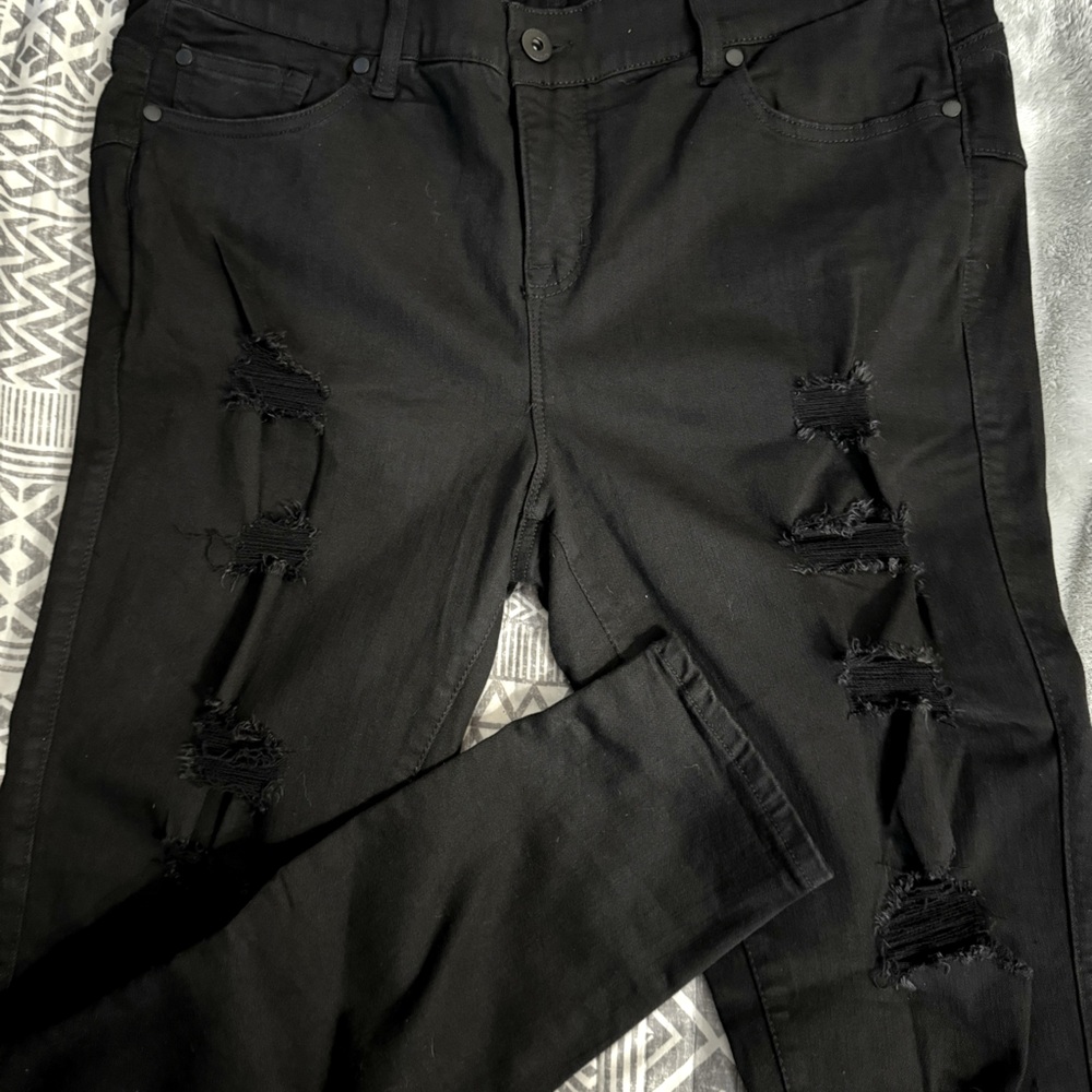 Torrid Black Ripped Bombshell Skinny Jeans NWOT